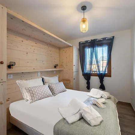 Au Pied Des Pistes - 6 Adultes + 2 Enfants, 4 Chambres, Parking, Wifi - Fr-1-570-40 *